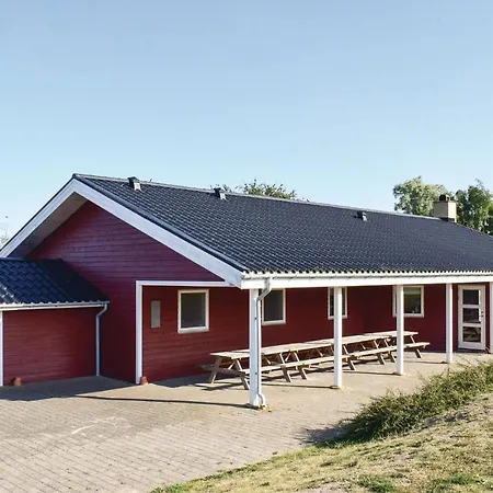 Seven-Bedroom Holiday Home in Humble