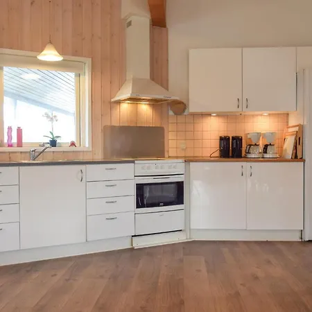 Seven-Bedroom Holiday Home in Humble Vakantiehuis Nordenbro Vesteregn
